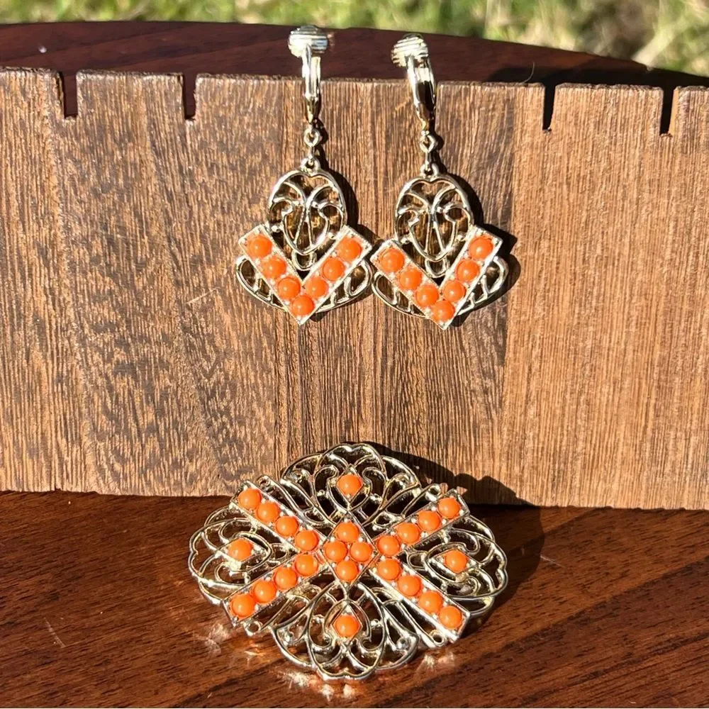 Sarah Coventry dangle earring and brooch set 🌺 gold tone and coral Orange